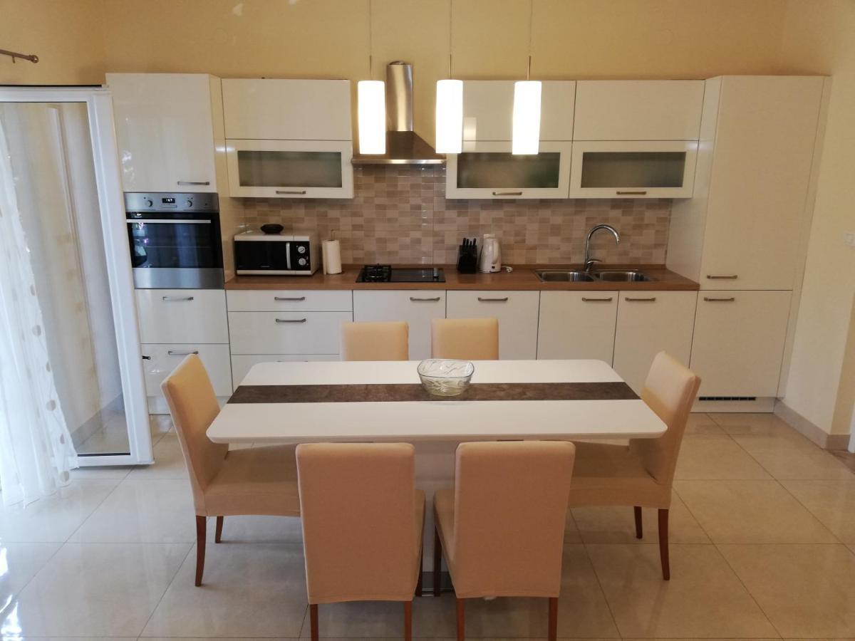 Apartment Anita Макарска Екстериор снимка